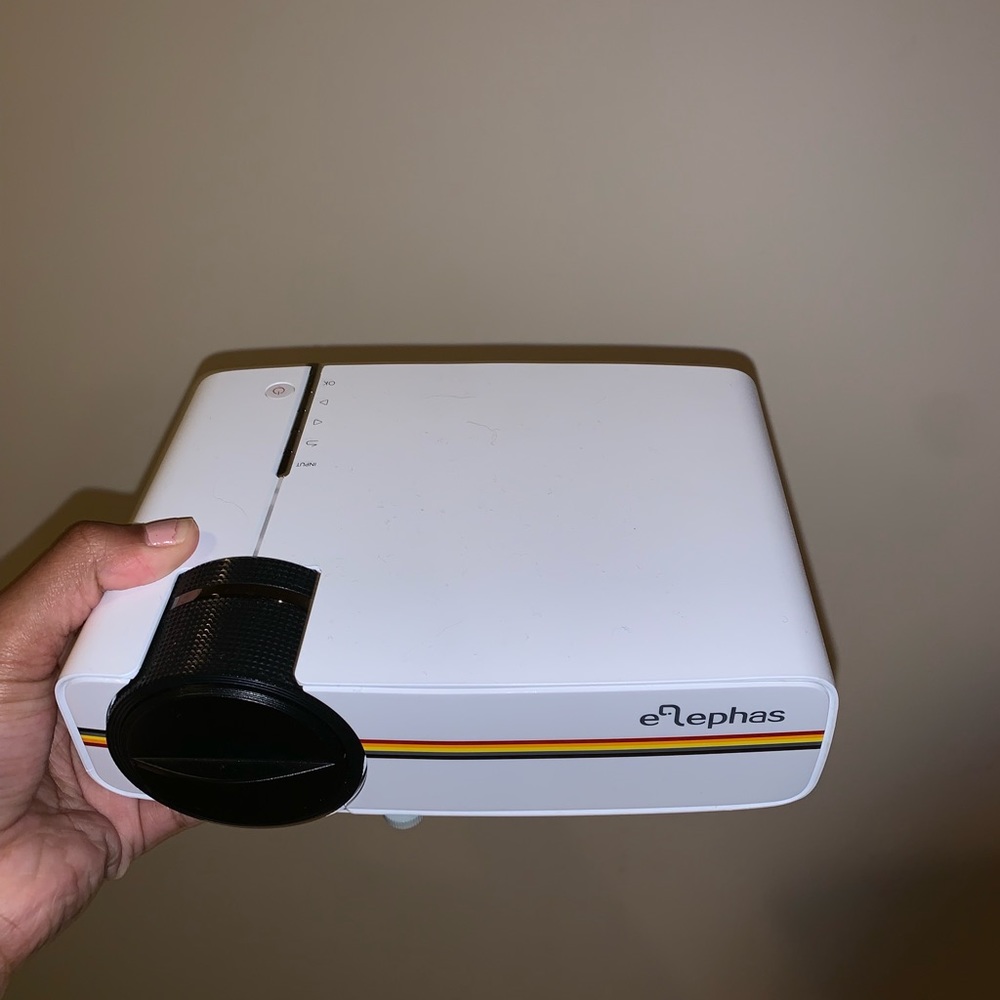 Elephas LED Movie Projector - Picture 7 of 7